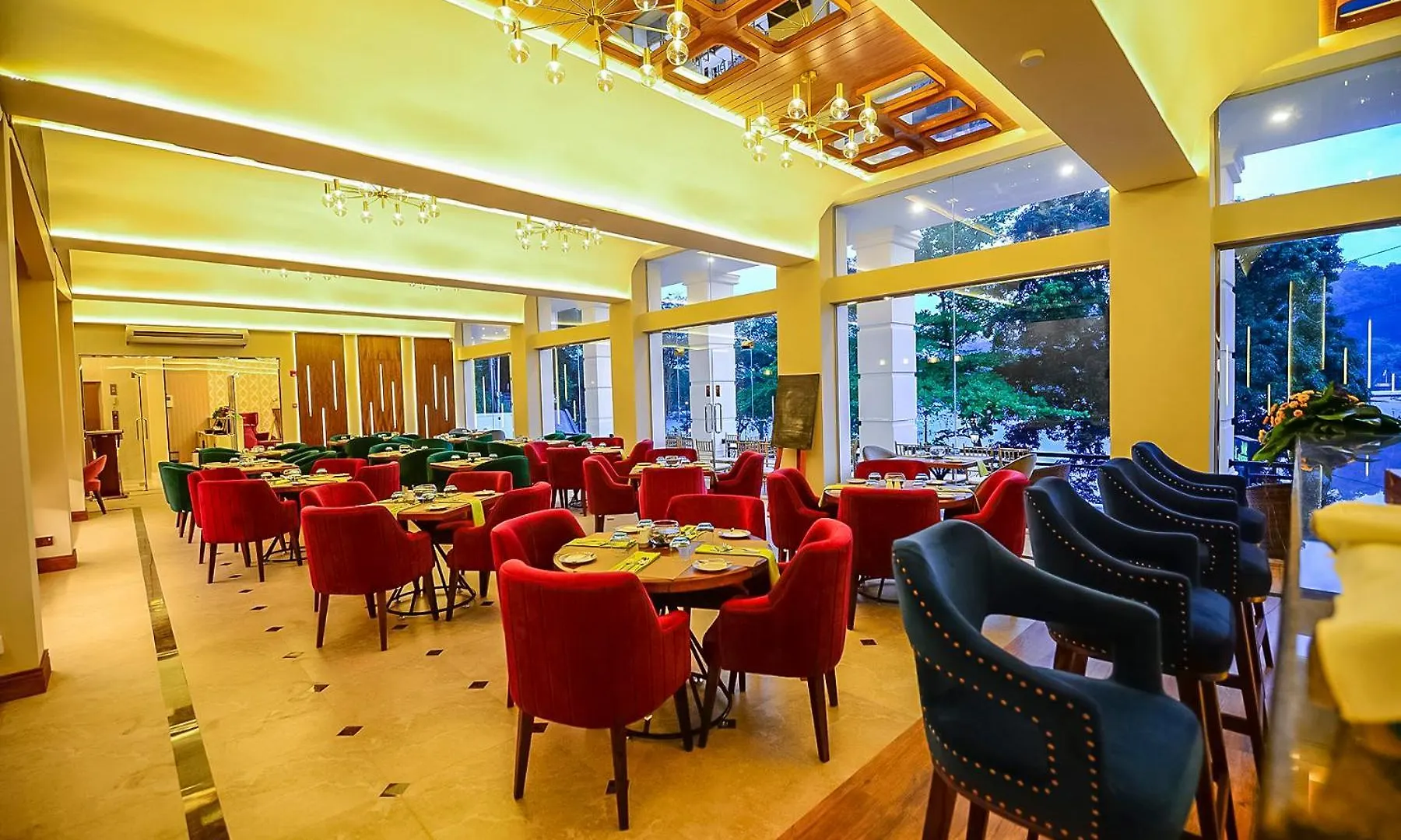 ****  Hotel Devon Rest Kandy Sri Lanka